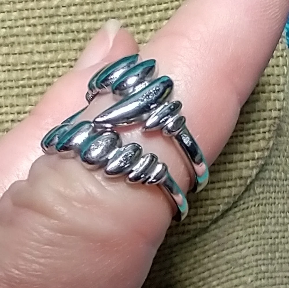 Silvertone vampire fang ring set gothic